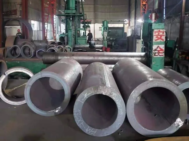 Труба из углеродистой стали SCH 40 на заводе